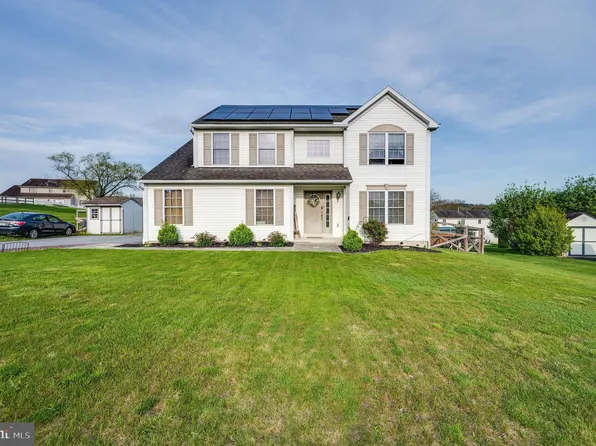 48 Walnut Dr E, Bernville, PA 19506