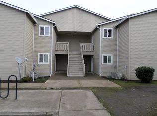 1984 Sky Park Dr APT B, Medford, OR 97504