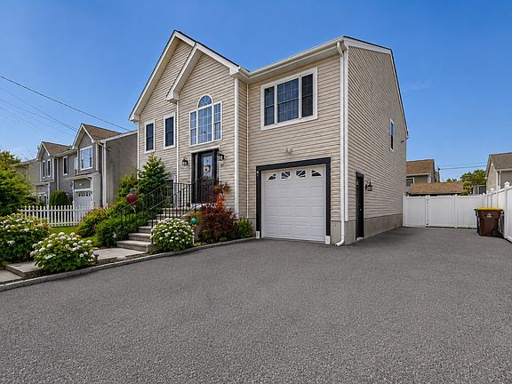 3rd image of 19 Abington Ln