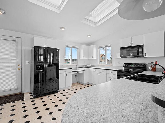 3rd image of 465 Atlantic Avenue