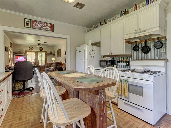 4th image of 425 Pope Dr #A