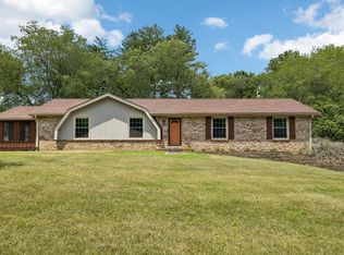 1810 Theresa Dr, Clarksville, TN 37043