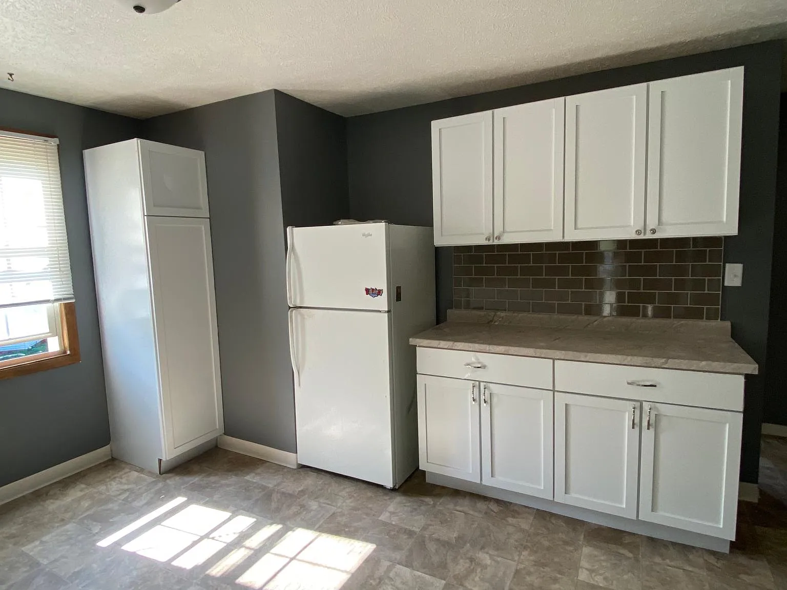 2 bed, 1000 sqft, $1,250 — Photo 3