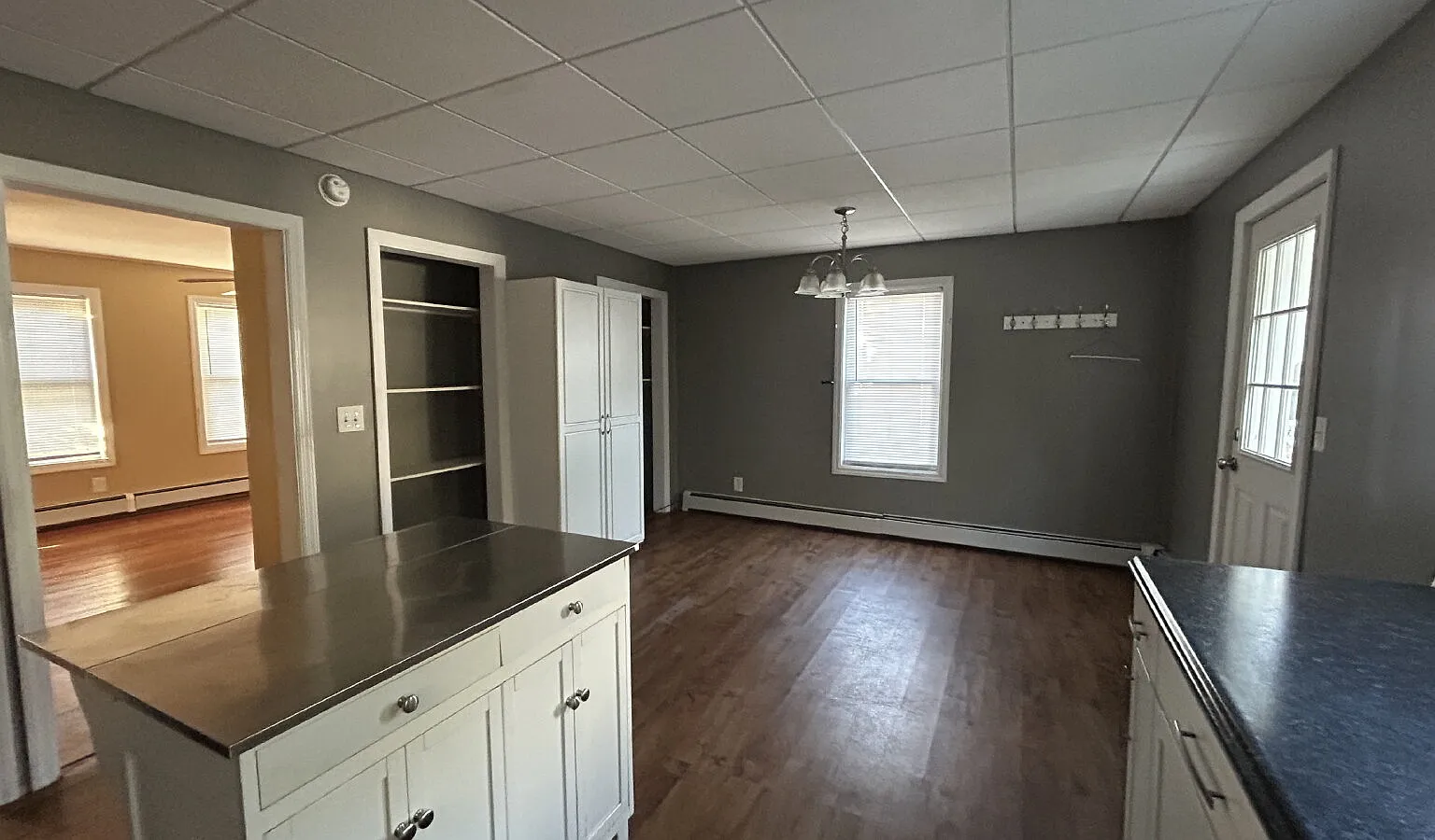 2 bed, 1.0 bath, $1,600 — Photo 4