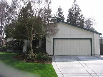 3242 Montevideo Dr photo 1