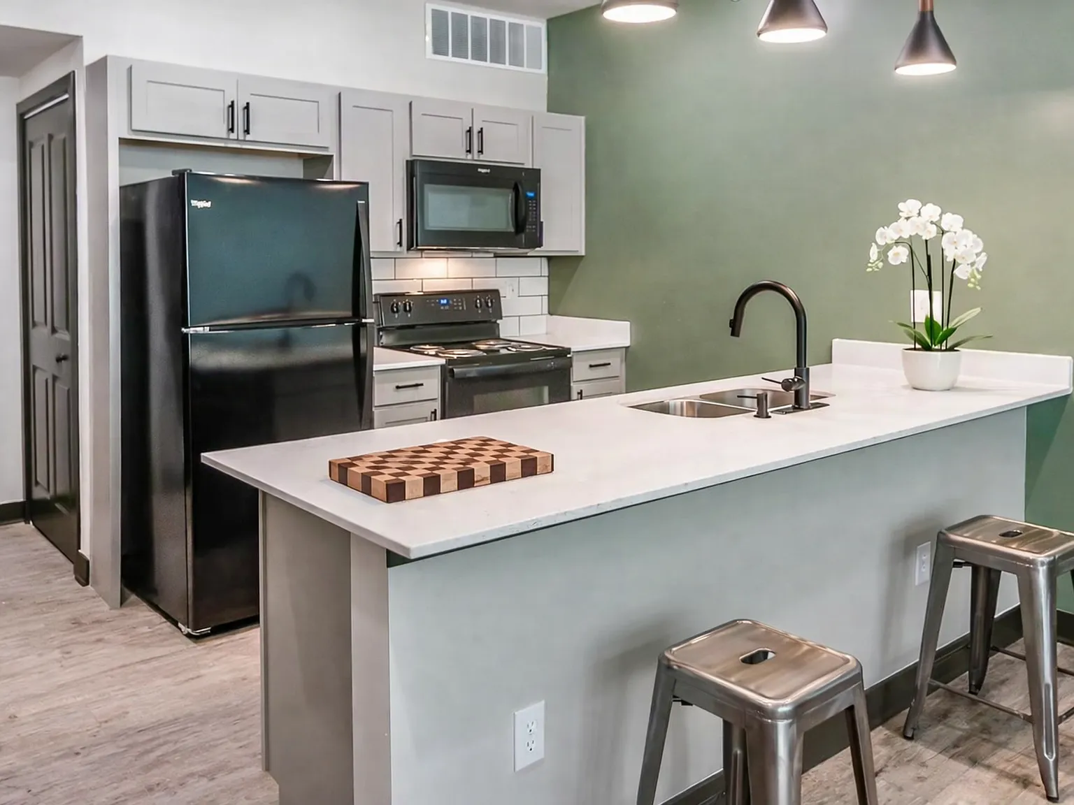 The Bentley Apartments — Photo 3