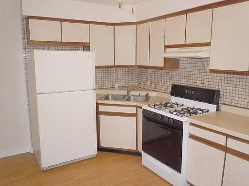 4th image of 4934 Mulford St APT 1W