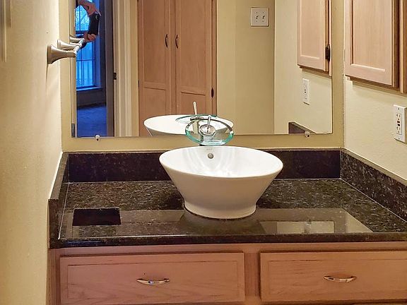 4th image of 1524 Lincoln Way APT 204