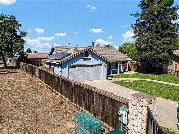 4th image of 2419 N Encina Court