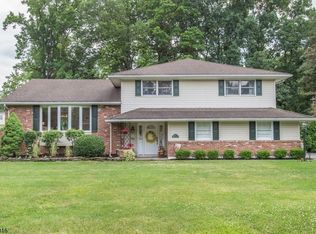 31 Nichols Rd, Pompton Plains, NJ 07444