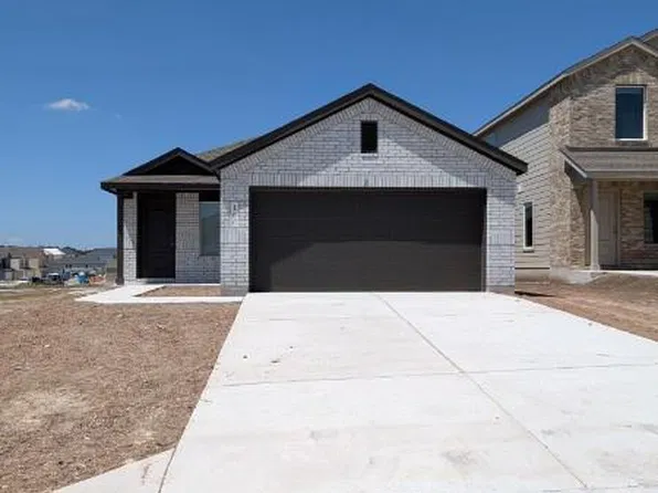 160 Starpacker Ln, Jarrell, TX 76537