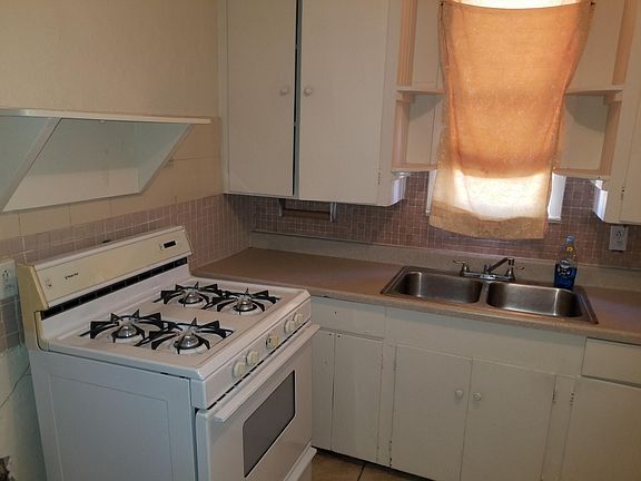 4th image of 4410 Arlen Ave