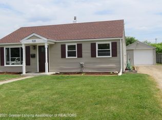 928 Eastfield Rd, Lansing, MI 48917