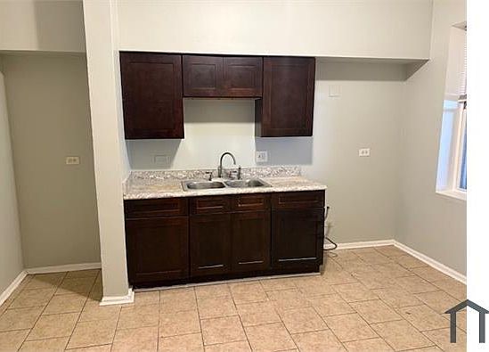 4th image of 5121 S Loomis Blvd #1