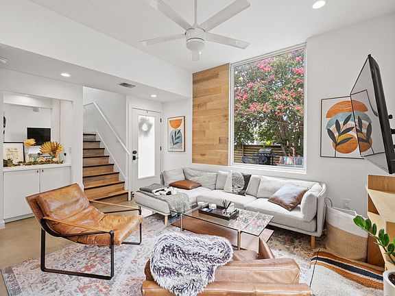 4th image of 1005 Brass St Unit B