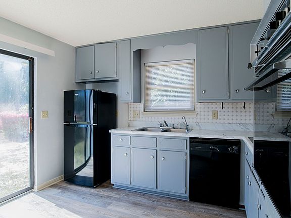 2nd image of 5260 Powrie Dr