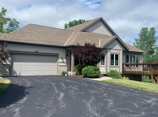 N22W26422 Shooting Star Ct UNIT 2, Pewaukee, WI 53072