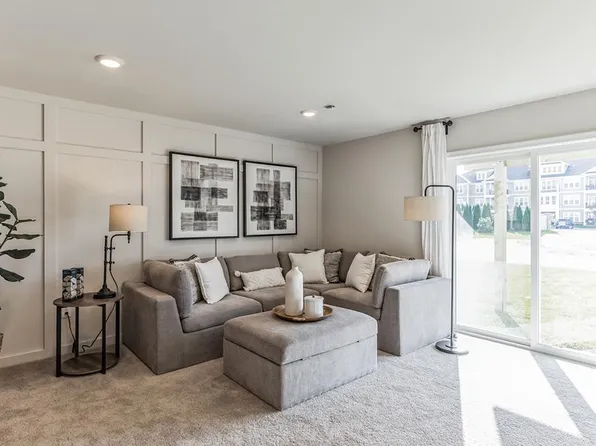 102 Jonagold Dr, Glassboro, NJ 08028