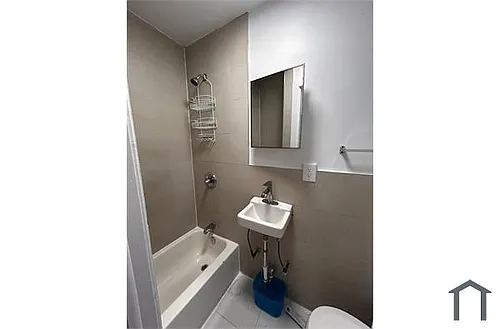 112 Maple St Photo 1