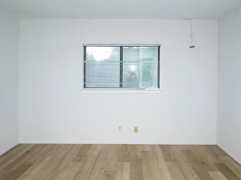 8011 Sunshine Trail Dr — Photo 33