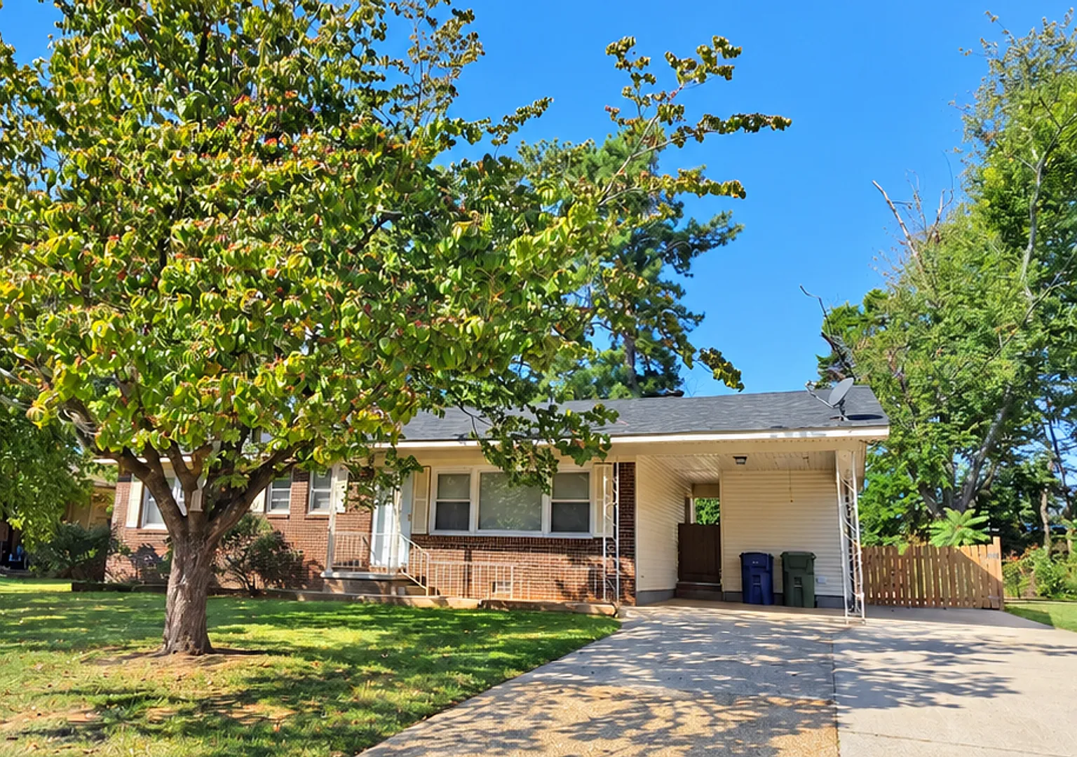 Coming Soon! 3 Bedroom/1 Bath - Close to UAH - $699 Move In Special — Photo 1
