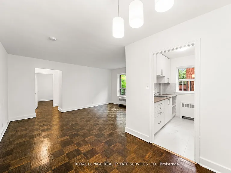 308 The Kingsway #110 — Photo 13