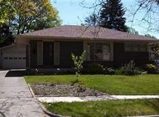 718 Carbeck Dr, Ann Arbor, MI