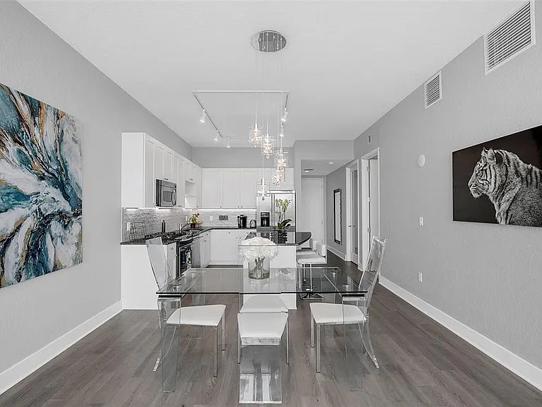 150 E Robinson St #31B — Photo 7