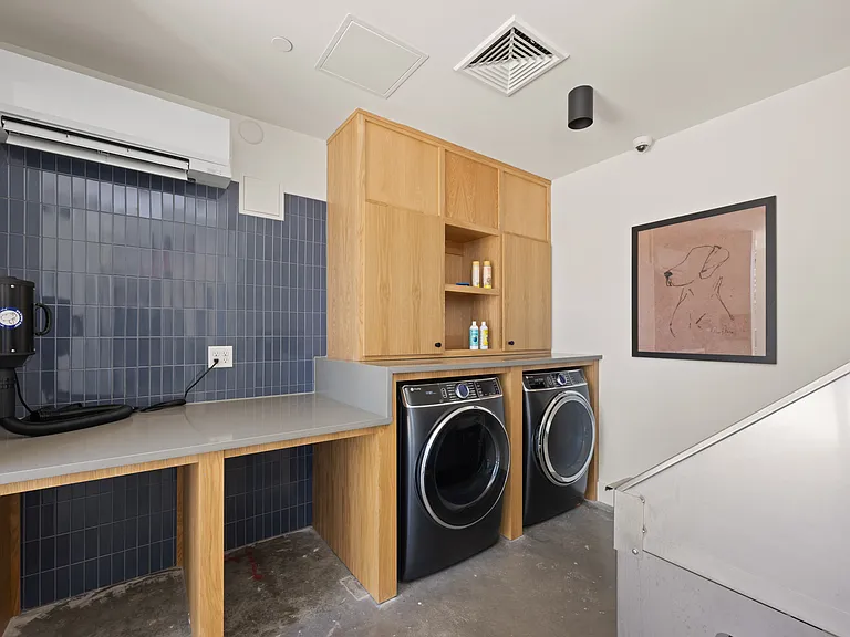 Alexan Moto — Photo 26