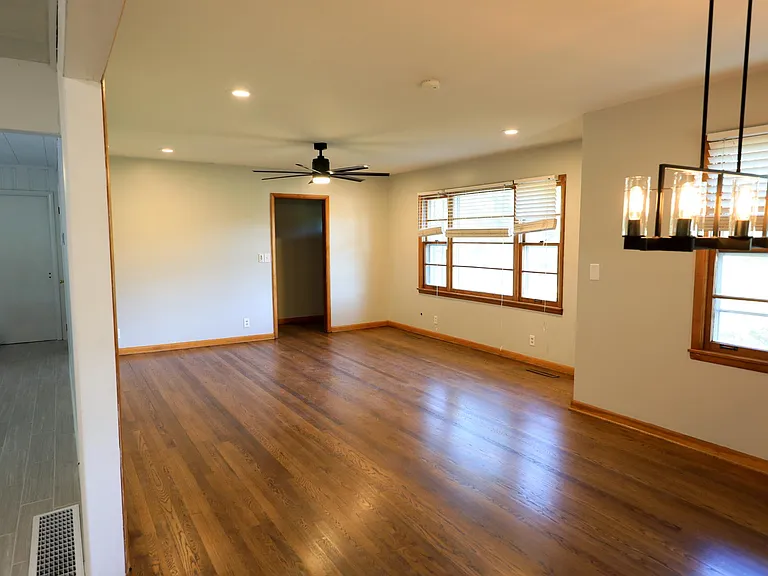 684 Valley Rd — Photo 22