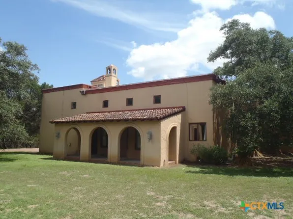 18 Horseshoe Trl, New Braunfels, TX 78132