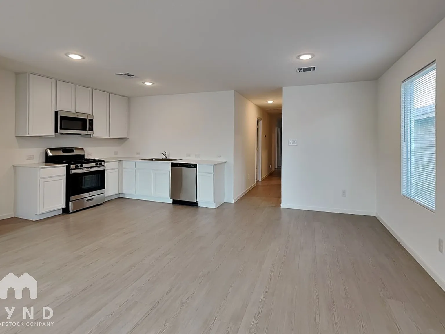 4 bed, 2.0 bath, 1375 sqft, $1,495 — Photo 3
