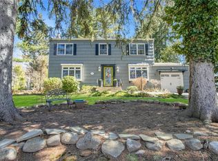 30 Burrows Ln, Blauvelt, NY 10913