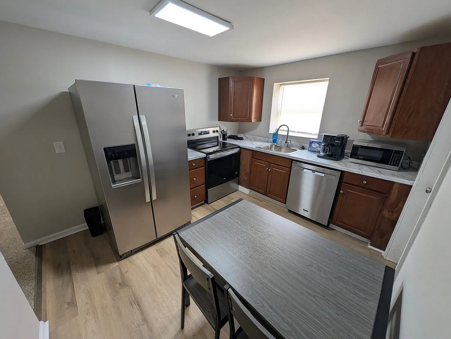 3 bed, 2.0 bath, $4,860 — Photo 4