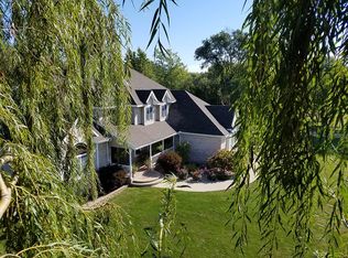 524 Palmyra Rd, Dixon, IL 61021