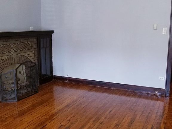3rd image of 8033 S Marshfield Ave