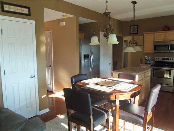 3rd image of 16851 Cedar Creek Ln