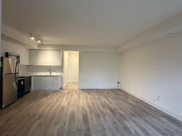 16 Melbourne Ave, Saint Catharines, ON