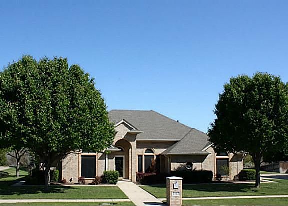 2nd image of 1917 Maplewood Dr