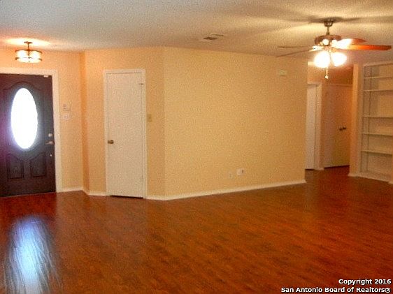 2nd image of 4803 Roxton Ave