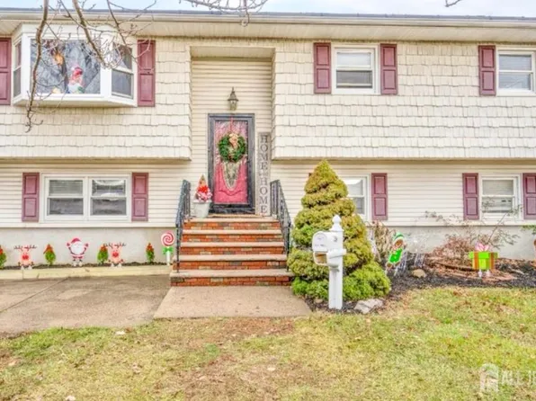 39 N Robert St, Sewaren, NJ 07077