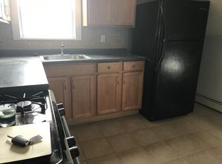 86 Palmer St #3, Fall River, MA 02724