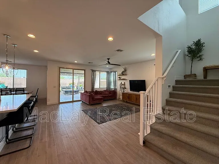 10312 E Revolution Dr — Photo 7