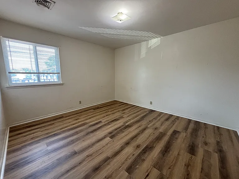907 E 12th Ave #124 — Photo 5