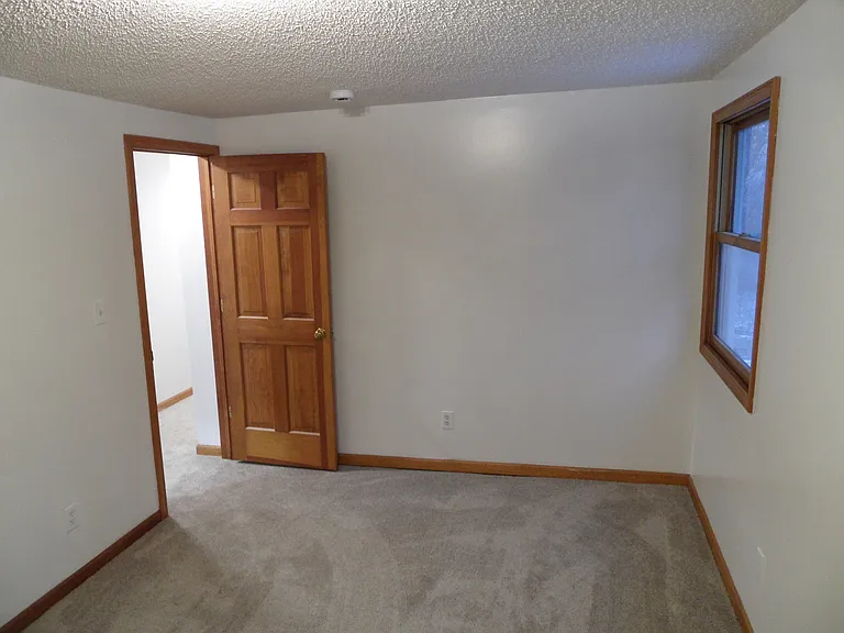 921 Onondaga St — Photo 34