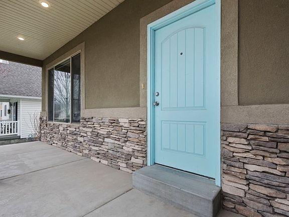 5th image of 1812 E Sunrise Dr