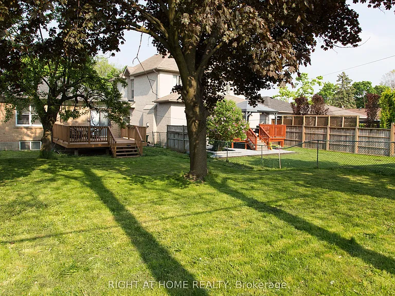 30 Northampton Dr — Photo 11