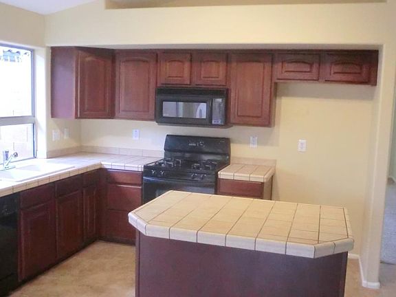 4th image of 29840 N Desert Willow Blvd