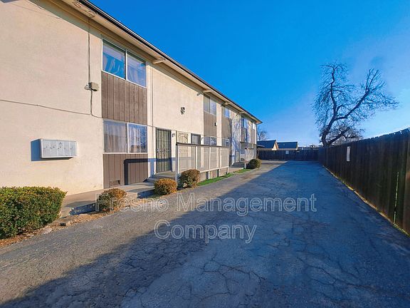 2nd image of 4720 E Olive Ave #B