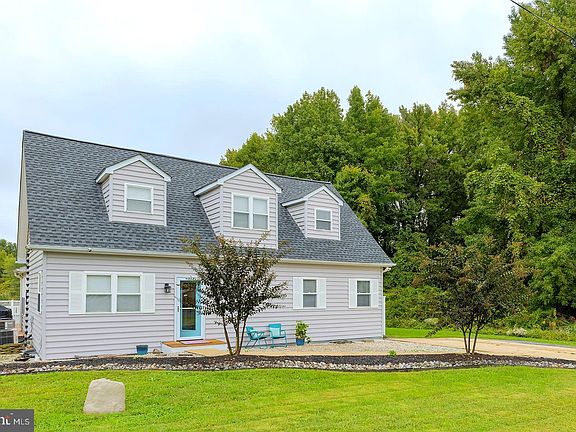 2nd image of 116 N Lake Dr